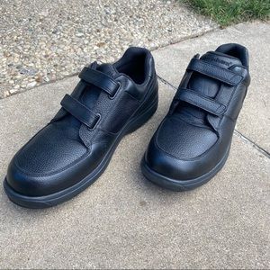 Men’s Dunham Shoes With Velcro